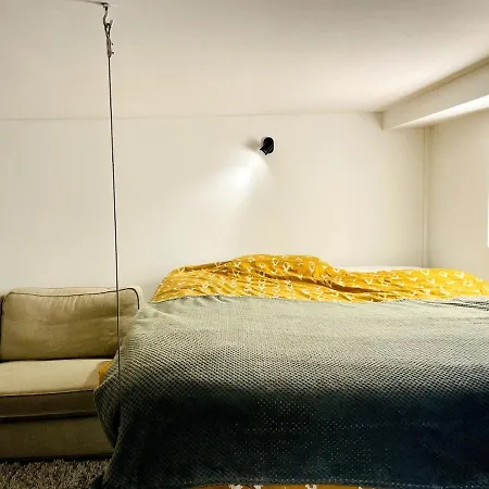 公寓 Spacious Familyhouse With Garden In Zuid *
