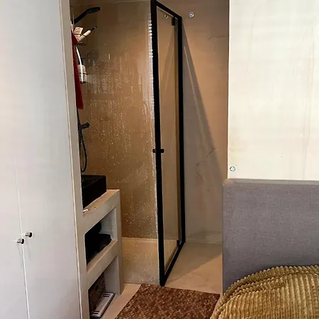 アパート Spacious Familyhouse With Garden In Zuid アムステルダム