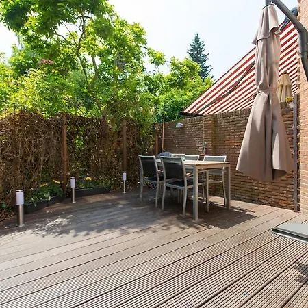 Spacious Familyhouse With Garden In Zuid * アムステルダム